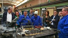 Manuel Pardo, izquierda, visit� la sede de Atave