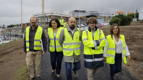 Jos Manuel Lage y Francisco Menndez (en el centro), supervisando la apertura al trfico del nuevo vial provisional de conexin entre el Chuac y la AC-10
