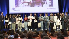 Los estudiantes del Xoan Montes, junto a otros premiados