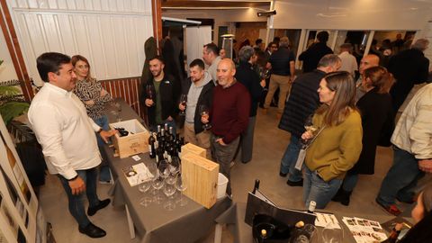 Eleuterio Balayo llev las mejores bodegas, conservas y quesos a La Ubi de Boiro