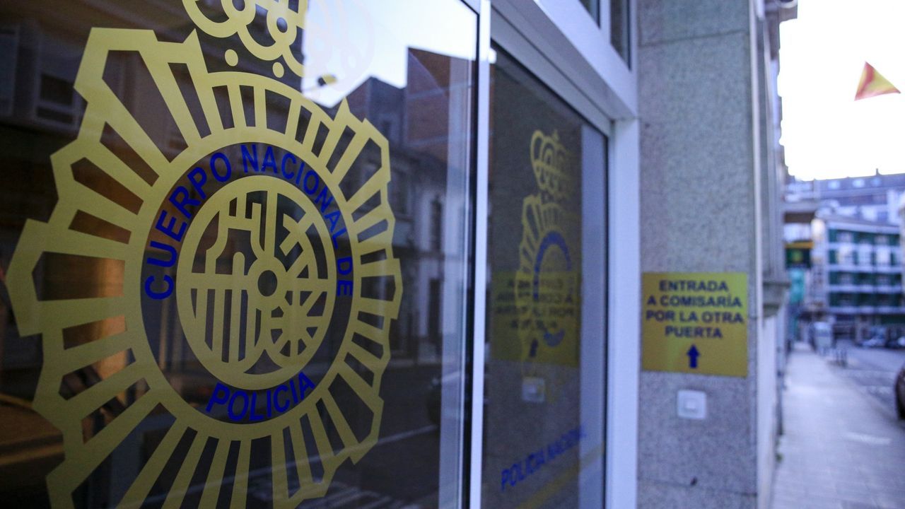 La Policía Nacional desarticula desde Lugo un grupo criminal que se dedicaba a las ciberestafas usando pisos turísticos y alquileres de coches