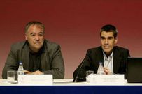 Los directores generales de La Sexta, Antonio Garc�a Ferreras, y de Antena 3, Javier Bardaj�, durante una mesa redonda.