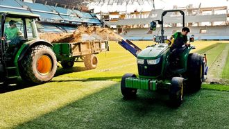 El Celta inicia los trabajos para el cambio del c�sped de Bala�dos