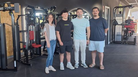 El equipo de Active Gym, durante la inauguraci�n del establecimiento el pasado mi�rcoles.