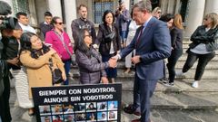 El delegado del Gobierno en Galicia, Jos Ramn Gmez Besteiro, se rene en Pontevedra con familiares del Villa de Pitanxo