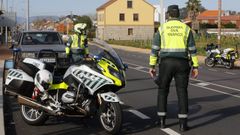 En una imagen de archivo, un control de la Guardia Civil.