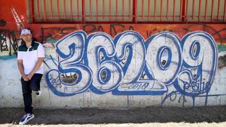 El Puto Coke en el barrio Coia, donde naci�, se crio y comenz� su carrera musical.