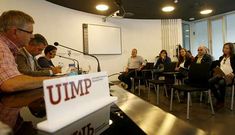 Valent�n Garc�a moder�  ayer una mesa redonda en torno a la conflictividad en el medio rural.