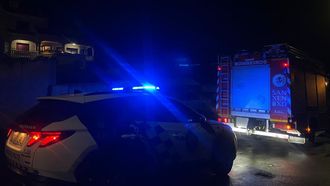 Servicio de emerxencias Sanxenxo y la Polic�a Local de Sanxenxo por intoxicaci�n de mon�xido de una familia en Gondar
