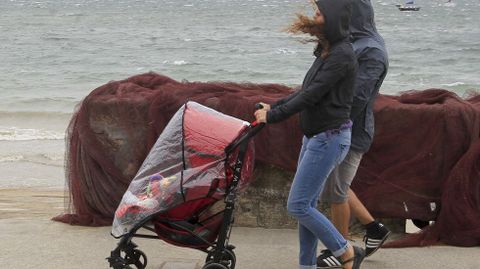 Temporal en el paseo mar�timo de Ares