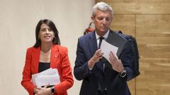 La conselleira de Vivenda, María Martínez Allegue, y el presidente de la Xunta, Alfonso Rueda.