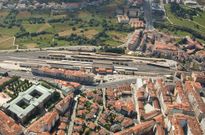 Raxoi quiere que el proyecto garantice la movilidad peatonal entre el Ensanche y Pontepedri�a. 