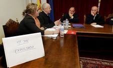 Dur�n expuls� a la concejala socialista Mar�a Jos� Vales en un pleno muy bronco. 