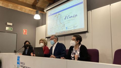 Melania Cruz, Margarida Pizcueta, Alfredo Garca y Rosario lvarez en la presentacin en O Barco de Valdeorras