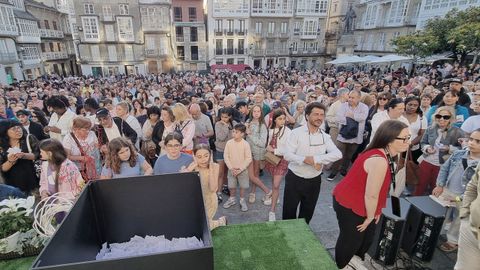 La Praza Maior estuvo abarrotada durante la Festa do Comercio