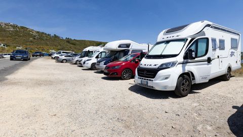 Imagen de archivo de autocaravanas en el entorno de Fisterra