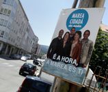 <span lang= es-es >Noia</span>. A la Marea se le olvid� este cartel en Labarta. En la villa quedan a�n de todos los partidos. 