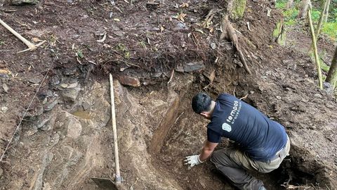 Excavacin en Santo Estevo do Ermo