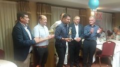 Carlos Hugo Garc�a Bay�n recogi� el premio de Berizzo