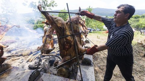 A Festa do Porqui�o ao Espeto da Pereiri�a (Cee), en imaxe de arquivo 