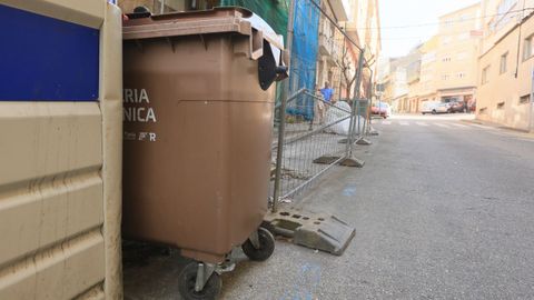 Contenedores en la calle Garca Driga, donde estaba radicado uno de los grandes focos de malos olores