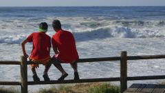 El fuerte oleaje en Razo y Malpica, en im�genes