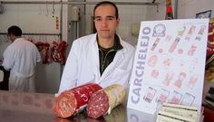 Felipe Varela vende embutidos de pavo pero existen tambi�n de cordero y de otras carnes permitidas.