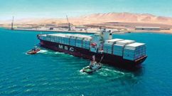 Barco de MSC en el Puerto de Paracas, en Pisco (Per�)