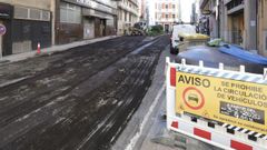 La calle Orz�n renueva su asfalto