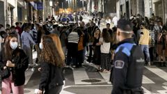 En una imagen de archivo, la Polic�a Local de Santiago durante un operativo de control de la movida nocturna