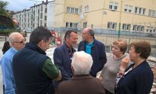 Agust�n Hern�ndez mantuvo una reuni�n con vecinos de las calles en obras de Vista Alegre. 
