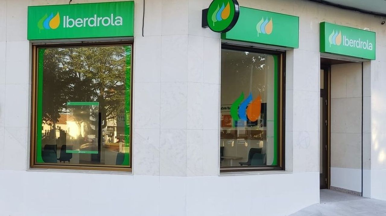 La empresa Iberdrola abre nuevos puntos de atención al cliente en Padrón y en Melide