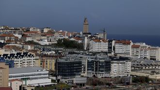 Vista de la ciudad desde la torre de control mar�timo del dique de abrigo