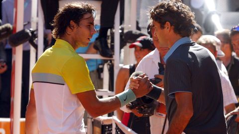 Felicitaci�n de Nadal a Federer tras derrotarle en la final del M�sters 100 de Madrid en 2009