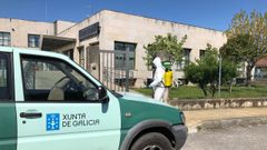 Personal del distrito forestal realiza labores de desinfecci�n en residencias de mayores y centros de salud