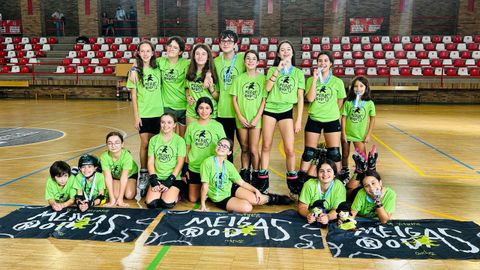 Equipo del Meigas Rodas que compitió en la pista olívica