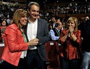 Susana D�az, elegida secretaria general del PSOE andaluz, es felicitada por Zapatero y Valenciano.