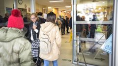Colas, el martes, en el centro de salud Virxe Peregrina de Pontevedra