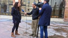 Una de las portavoces de la Asamblea por el Futuro de la Investigaci�n en Asturias atiende a los medios