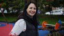 Yolanda Pascual, ayer en el barrio coru��s del Agra, donde reside, tras enterarse de que la Xunta le adjudic� una vivienda de alquiler social en Xux�n