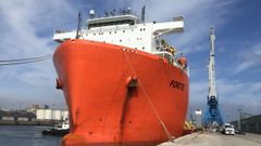 Atraca un buque semisumergible para llevar siete bloques para el puerto de Aberdeen