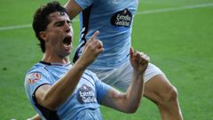 Hugo Gonz�lez, celebrando el penalti que anot� en la final por el ascenso a Segunda.