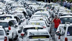 Imagen de archivo de una protesta de los taxistas gallegos por la competencia de los VTC