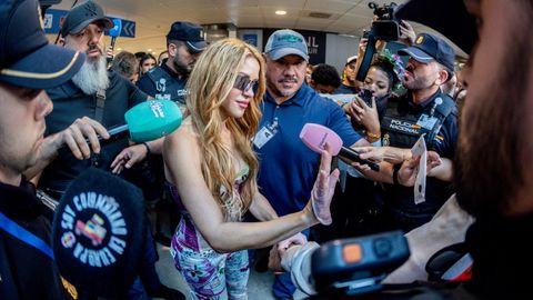 Shakira, este lunes a su llegada al aeropuerto de Madrid