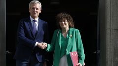 El presidente de la Xunta, Alfonso Rueda, y la alcaldesa de Santiago, Goretti Sanmart�n, en una foto de archivo