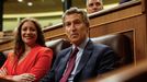 El presidente del Partido Popular, Alberto Núñez Feijoo, y la portavoz del PP en el Congreso, Ester Muñoz.
