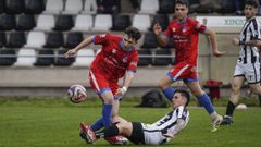 Los jugadores del Antela y Sporting Celanova en �ltimo derbi ourensano de liga, previo al partido de la Copa Diputaci�n