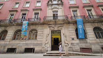 Imagen de archivo de la entrada de la Real Academia de Medicina de Galicia, sede del III Congreso Luso-Galaico de Historia de la Medicina