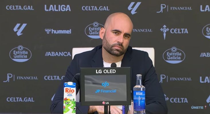 El entrenador del Celta, Claudio Gir�ldez, durante la rueda de prensa previa al partido frente al Alav�s.