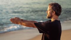 Trillo destaca a praia como unha das s�as localizaci�ns preferidas para practicar ioga tibetano